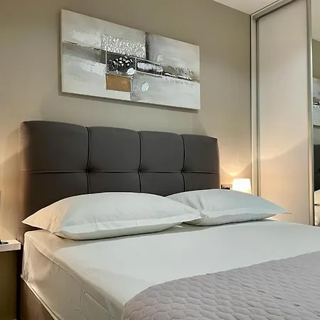 Linda With Panoramic Sea View