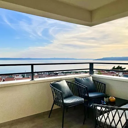 Linda With Panoramic Sea View