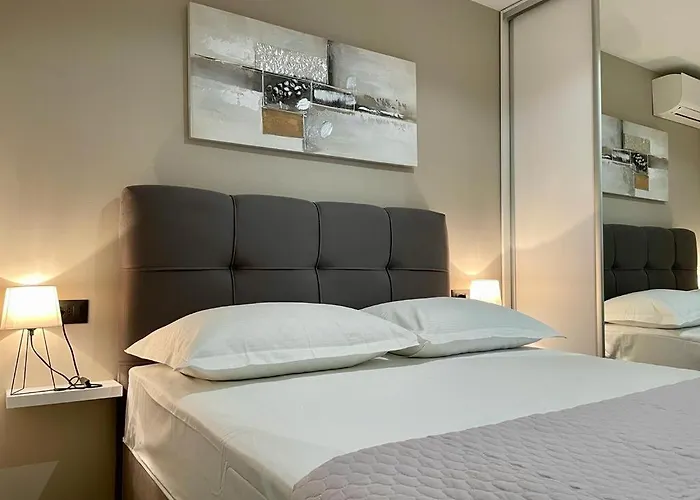 Linda With Panoramic Sea View