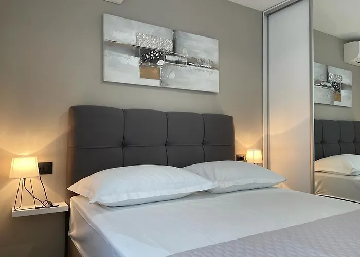 Linda With Panoramic Sea View Apartament Makarska