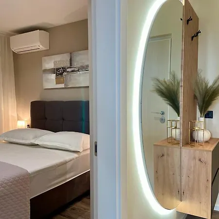 Linda With Panoramic Sea View Apartmán